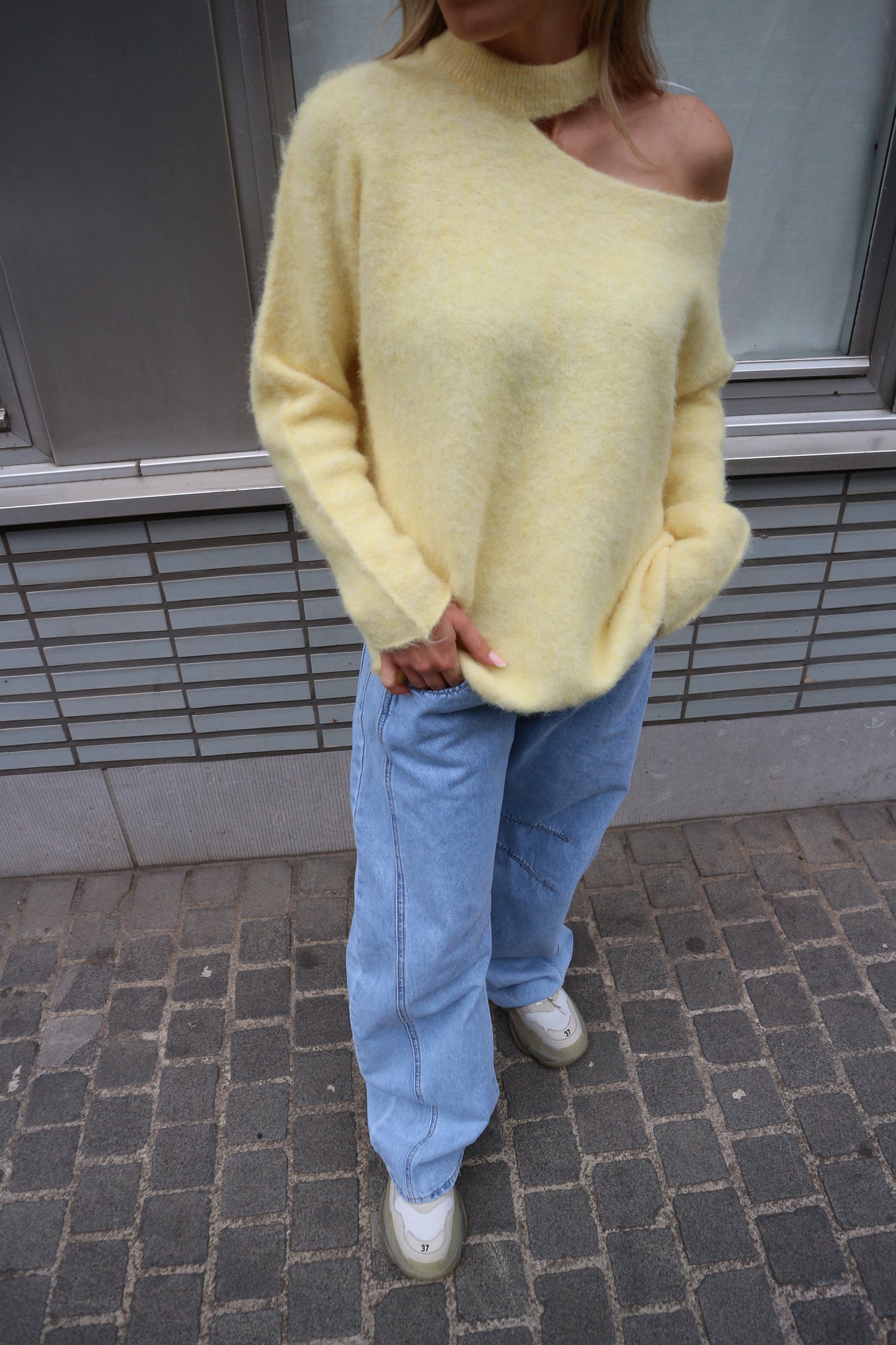 Wide Barrel Jeans