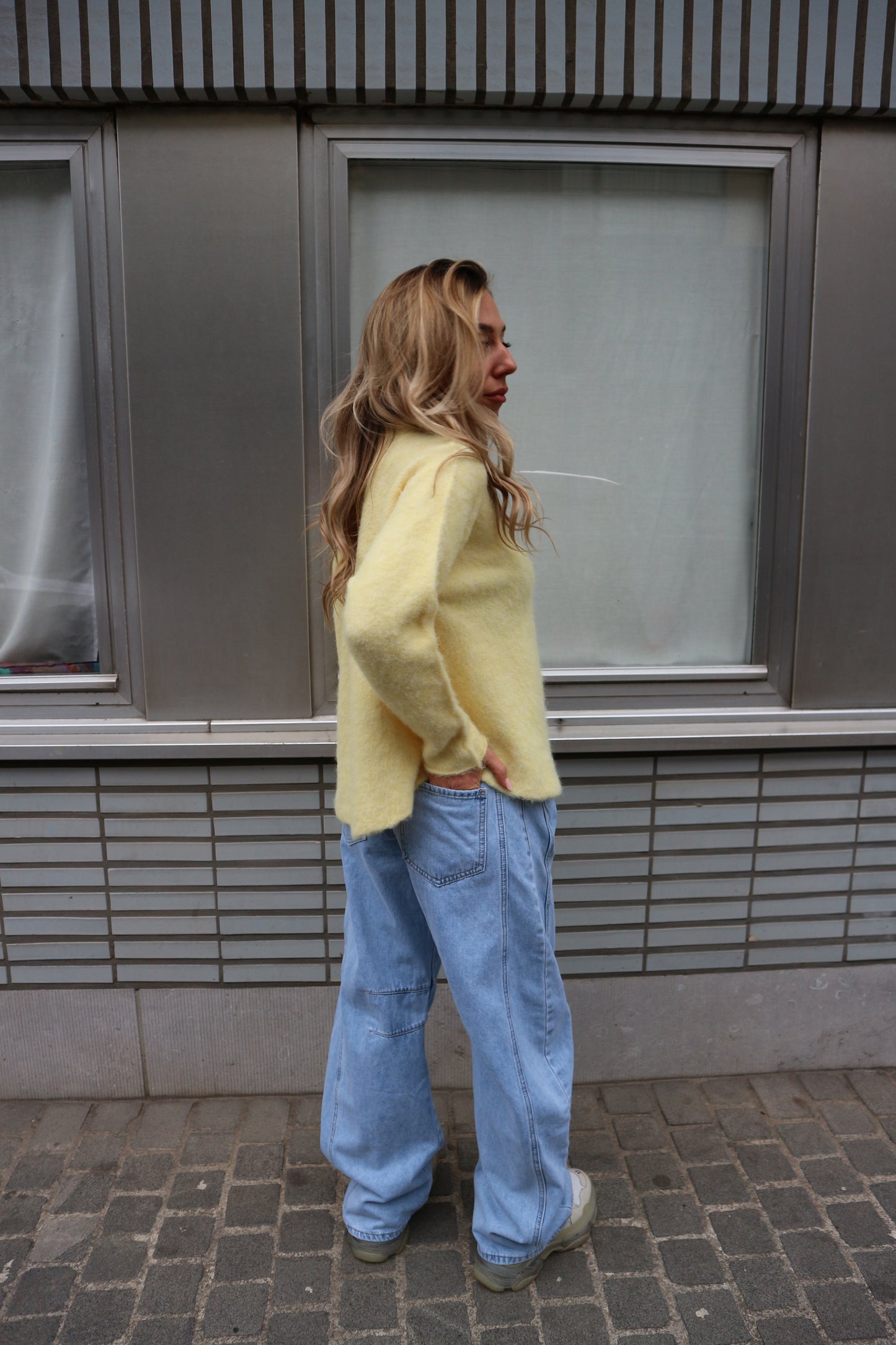 Wide Barrel Jeans