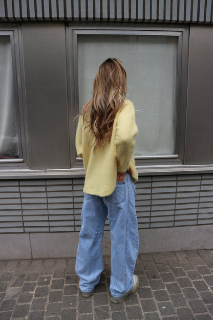 Wide Barrel Jeans