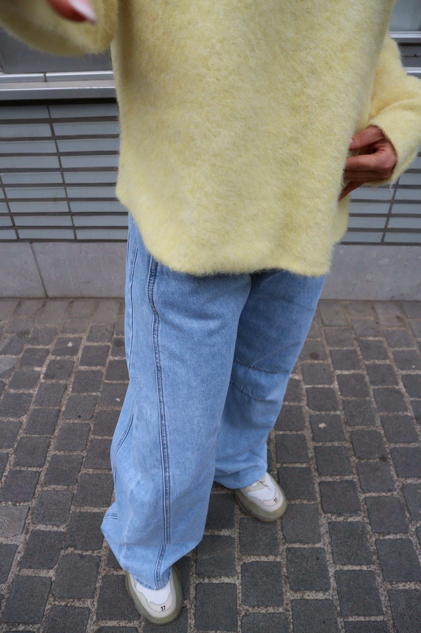 Wide Barrel Jeans